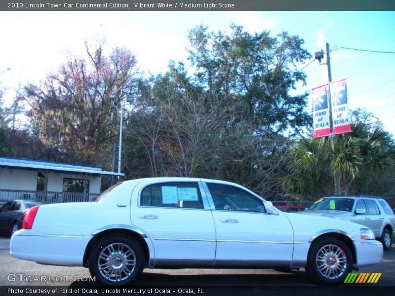 Vibrant White / Medium Light Stone 2010 Lincoln Town Car Continental Edition