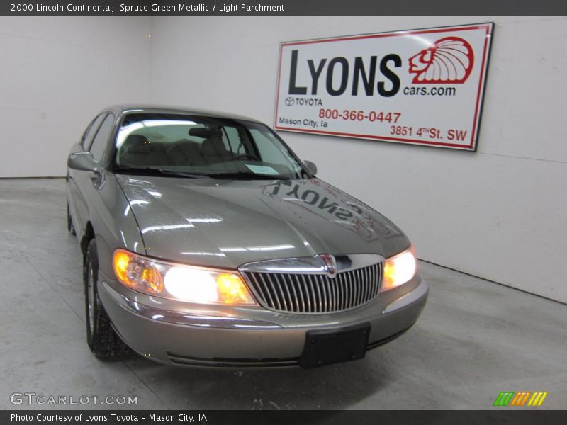 Spruce Green Metallic / Light Parchment 2000 Lincoln Continental