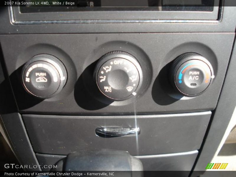 White / Beige 2007 Kia Sorento LX 4WD