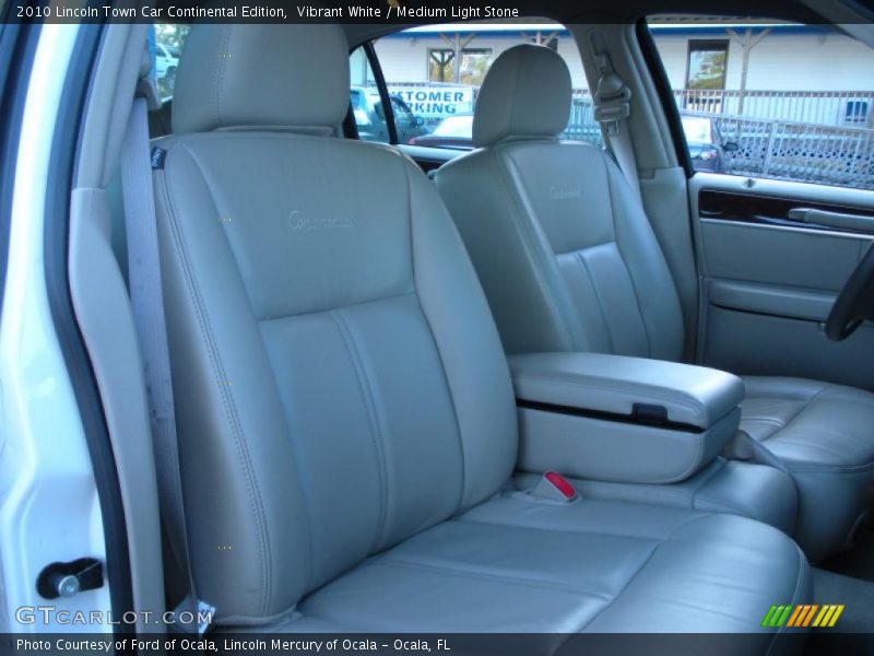 Vibrant White / Medium Light Stone 2010 Lincoln Town Car Continental Edition