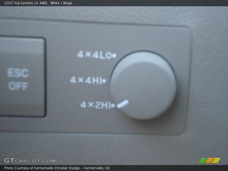 White / Beige 2007 Kia Sorento LX 4WD