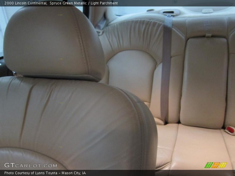 Spruce Green Metallic / Light Parchment 2000 Lincoln Continental