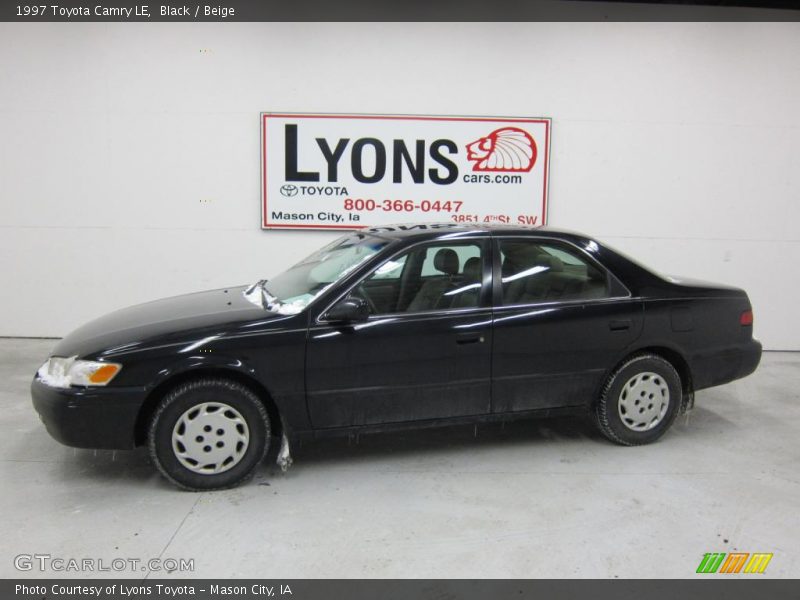 Black / Beige 1997 Toyota Camry LE