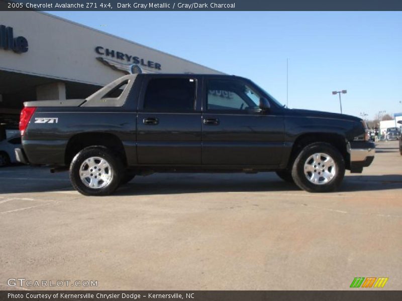 Dark Gray Metallic / Gray/Dark Charcoal 2005 Chevrolet Avalanche Z71 4x4