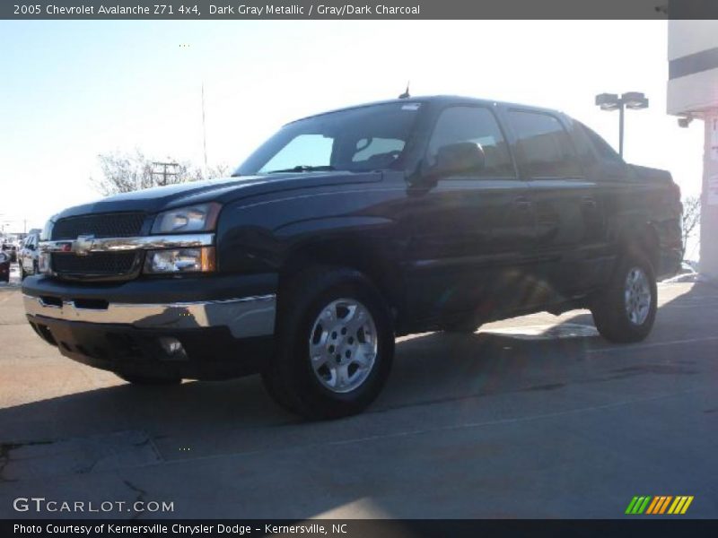 Dark Gray Metallic / Gray/Dark Charcoal 2005 Chevrolet Avalanche Z71 4x4