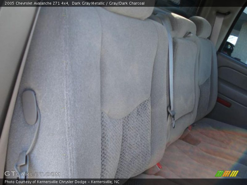 Dark Gray Metallic / Gray/Dark Charcoal 2005 Chevrolet Avalanche Z71 4x4