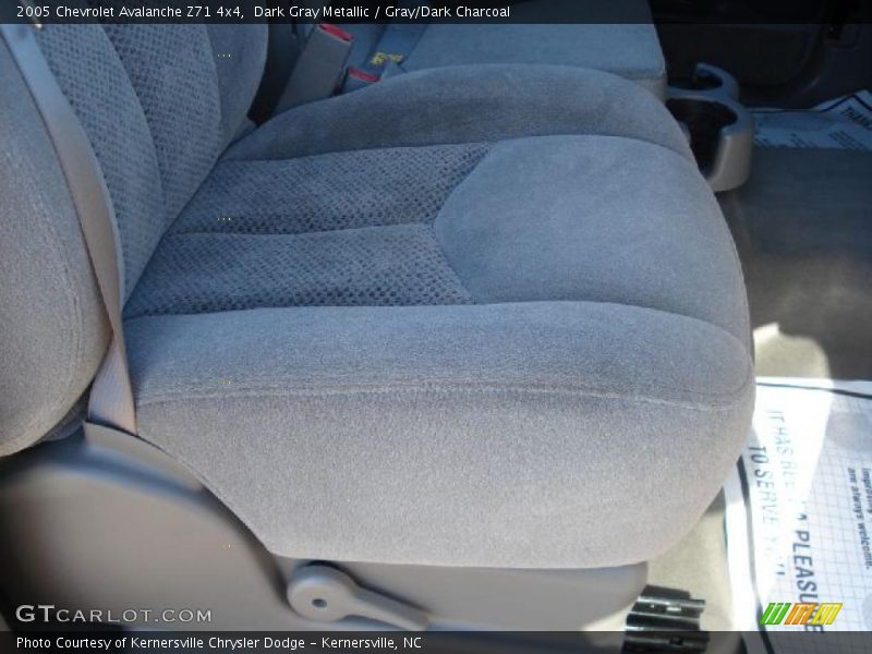 Dark Gray Metallic / Gray/Dark Charcoal 2005 Chevrolet Avalanche Z71 4x4