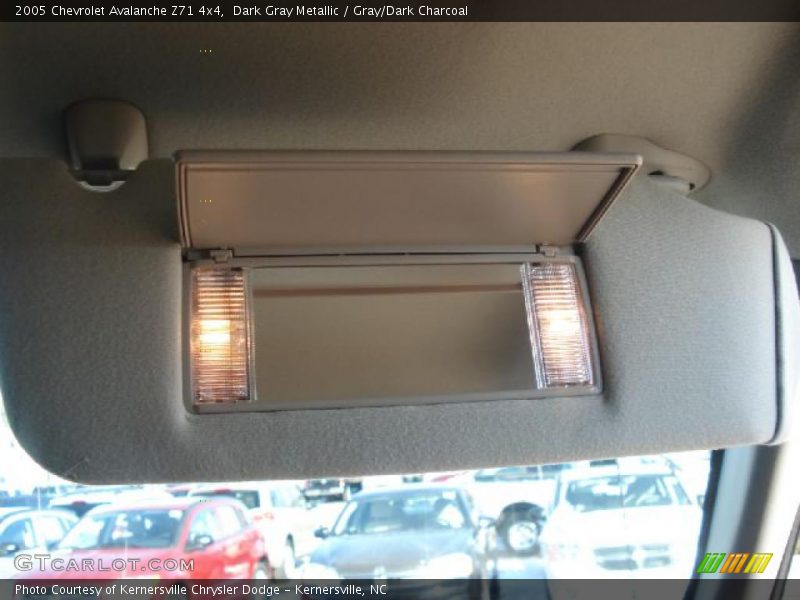 Dark Gray Metallic / Gray/Dark Charcoal 2005 Chevrolet Avalanche Z71 4x4