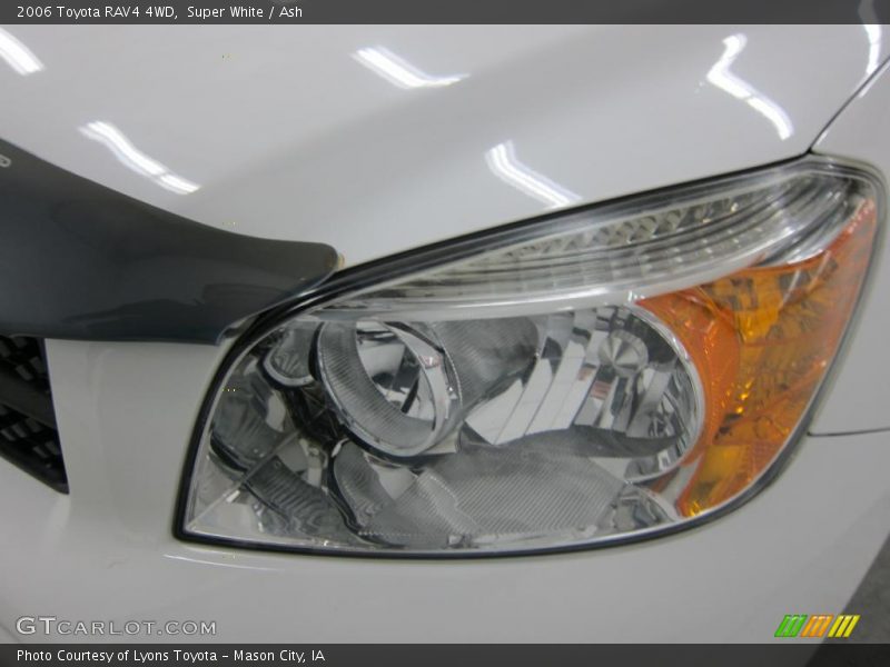 Super White / Ash 2006 Toyota RAV4 4WD