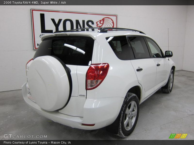 Super White / Ash 2006 Toyota RAV4 4WD
