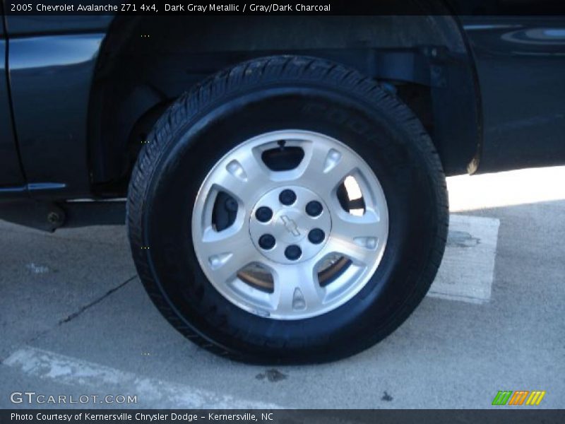Dark Gray Metallic / Gray/Dark Charcoal 2005 Chevrolet Avalanche Z71 4x4