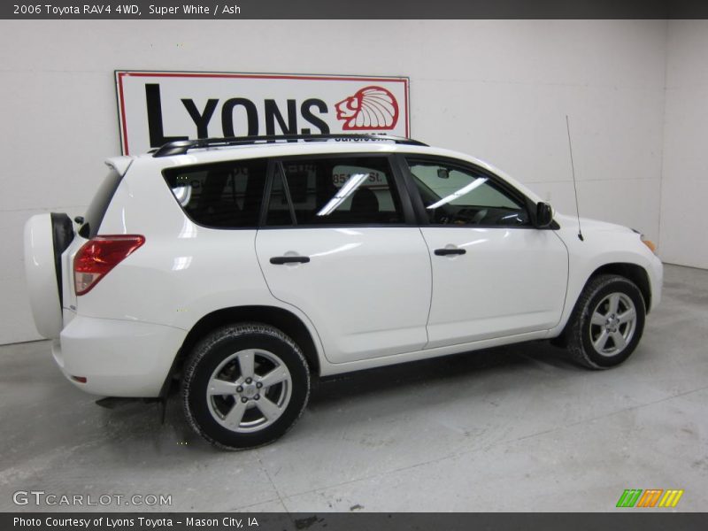 Super White / Ash 2006 Toyota RAV4 4WD