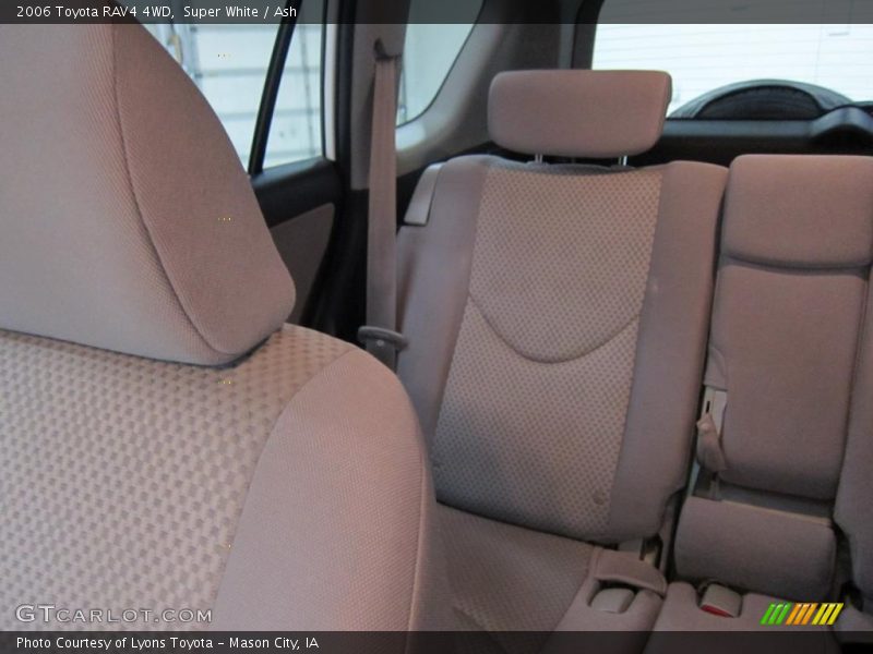 Super White / Ash 2006 Toyota RAV4 4WD