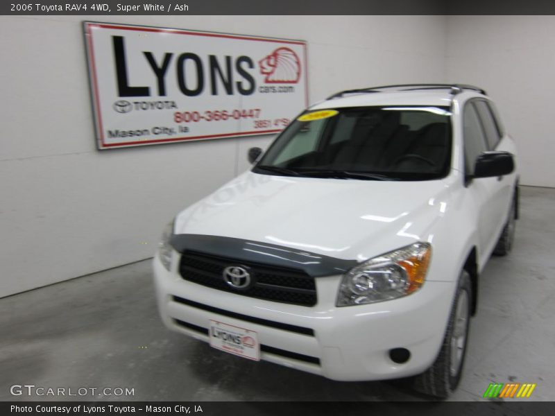 Super White / Ash 2006 Toyota RAV4 4WD