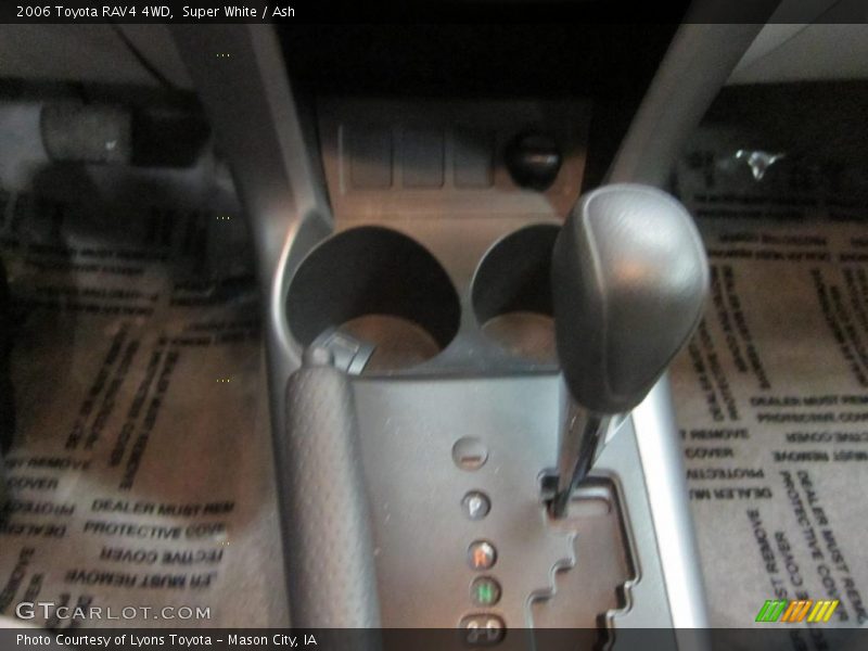 Super White / Ash 2006 Toyota RAV4 4WD