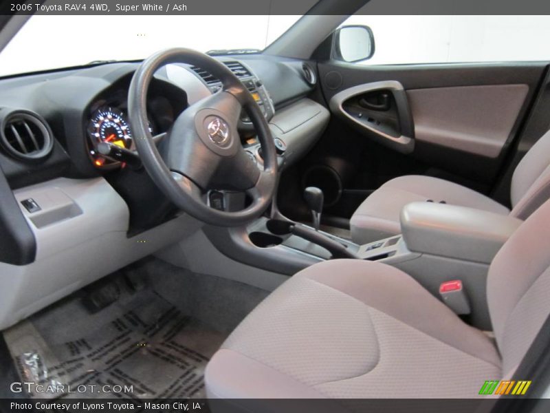 Super White / Ash 2006 Toyota RAV4 4WD