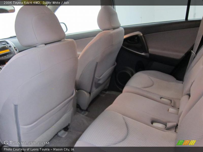 Super White / Ash 2006 Toyota RAV4 4WD