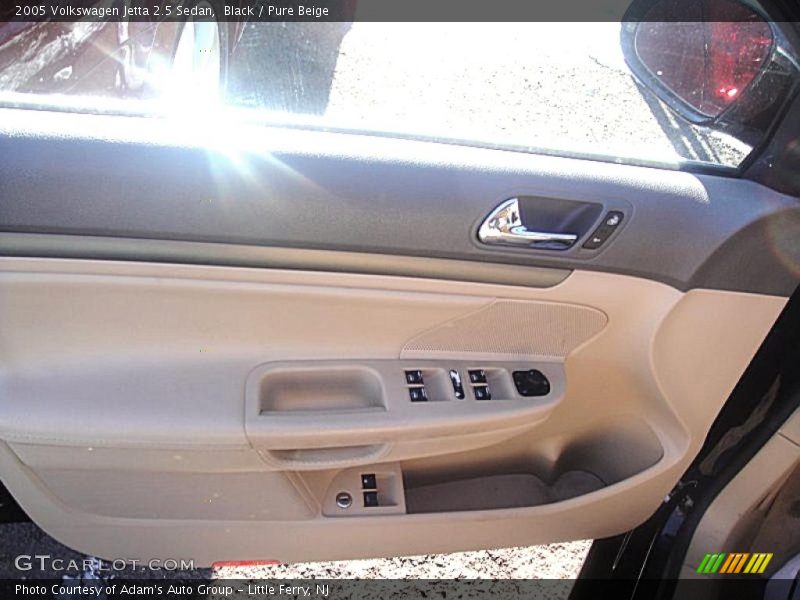 Black / Pure Beige 2005 Volkswagen Jetta 2.5 Sedan