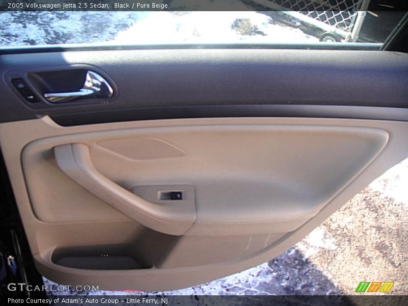 Black / Pure Beige 2005 Volkswagen Jetta 2.5 Sedan