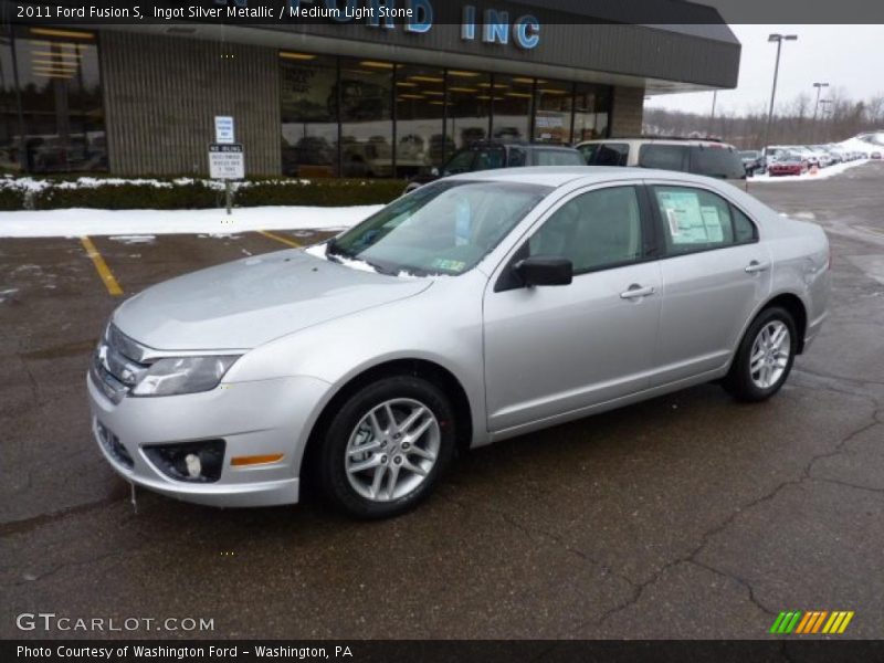 Front 3/4 View of 2011 Fusion S
