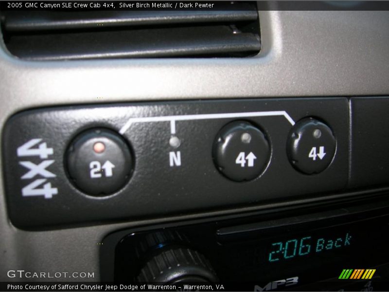 Controls of 2005 Canyon SLE Crew Cab 4x4