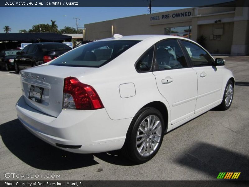 Ice White / Quartz 2010 Volvo S40 2.4i