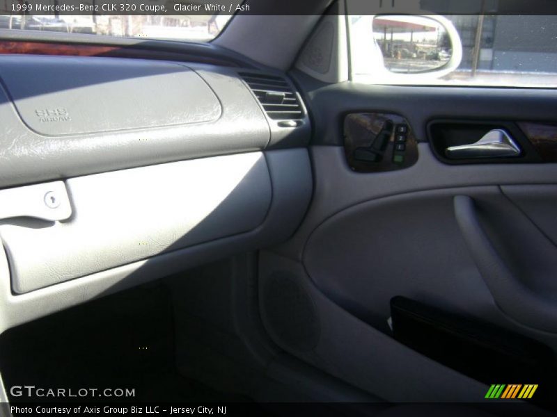 Glacier White / Ash 1999 Mercedes-Benz CLK 320 Coupe