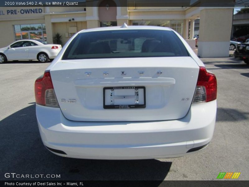 Ice White / Quartz 2010 Volvo S40 2.4i