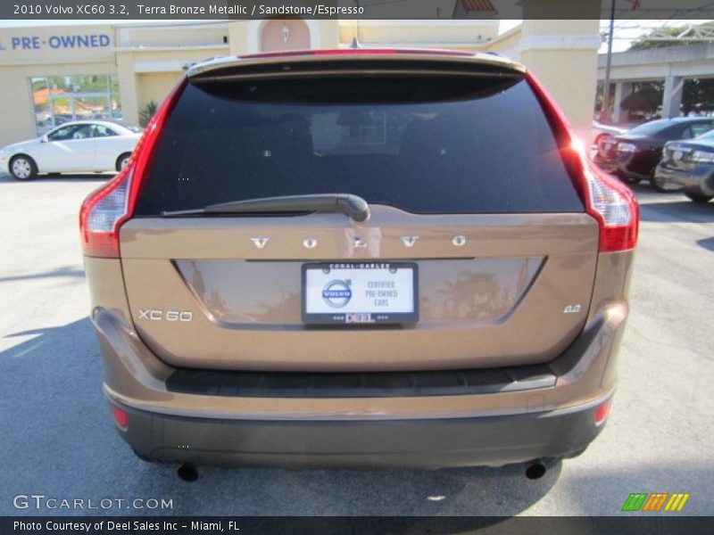 Terra Bronze Metallic / Sandstone/Espresso 2010 Volvo XC60 3.2