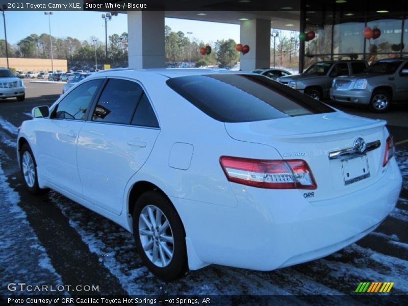 Super White / Bisque 2011 Toyota Camry XLE