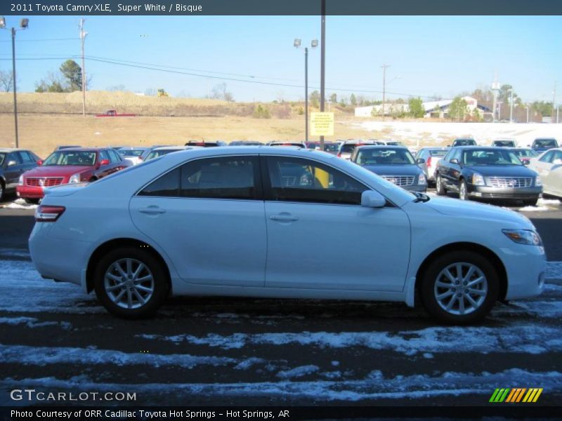 Super White / Bisque 2011 Toyota Camry XLE