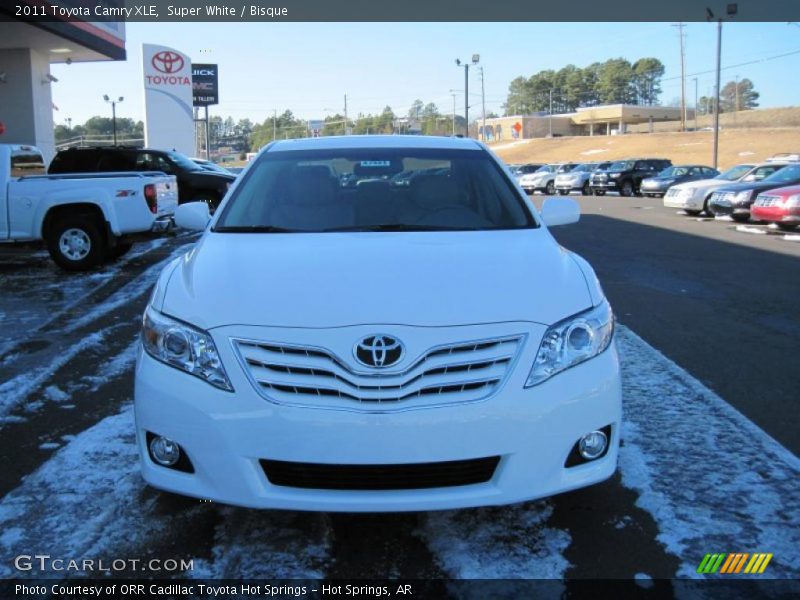 Super White / Bisque 2011 Toyota Camry XLE