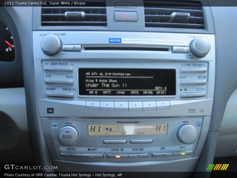 Super White / Bisque 2011 Toyota Camry XLE