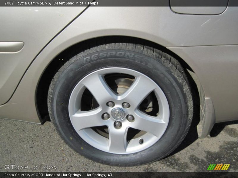 Desert Sand Mica / Taupe 2002 Toyota Camry SE V6