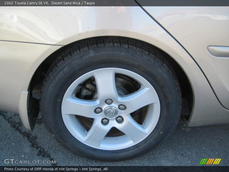 Desert Sand Mica / Taupe 2002 Toyota Camry SE V6