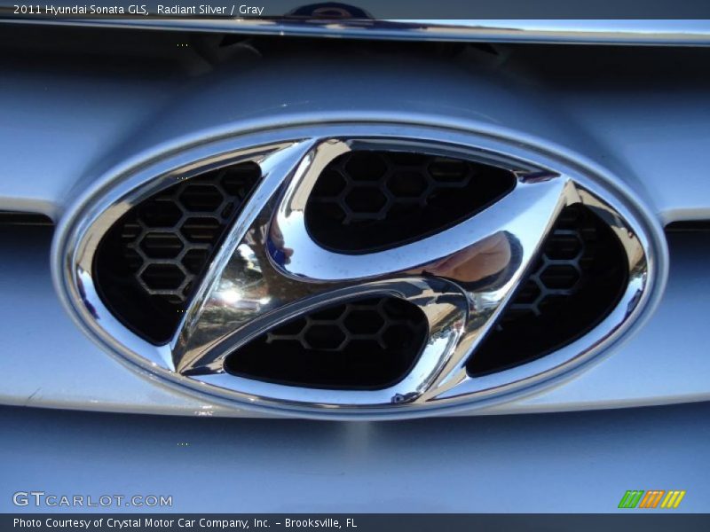 Radiant Silver / Gray 2011 Hyundai Sonata GLS