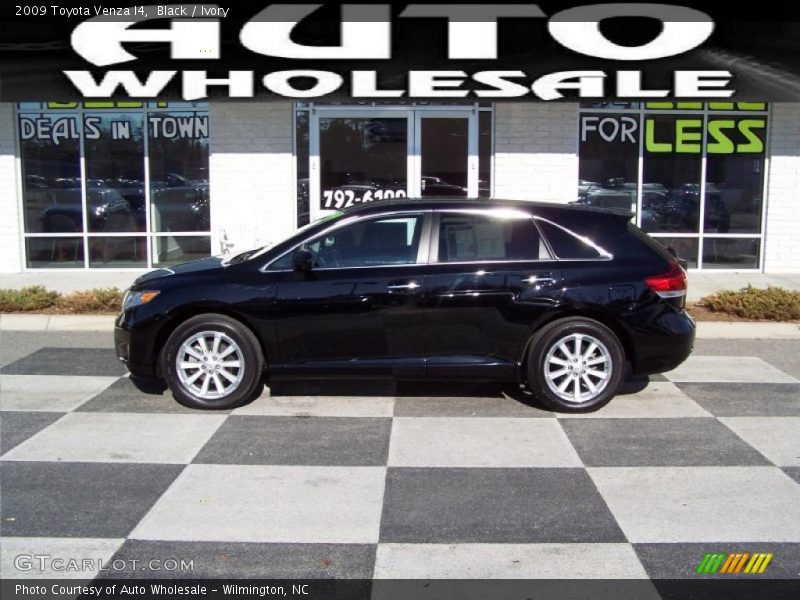 Black / Ivory 2009 Toyota Venza I4