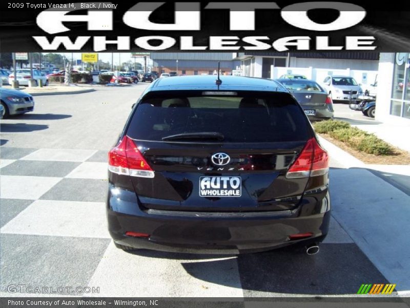Black / Ivory 2009 Toyota Venza I4