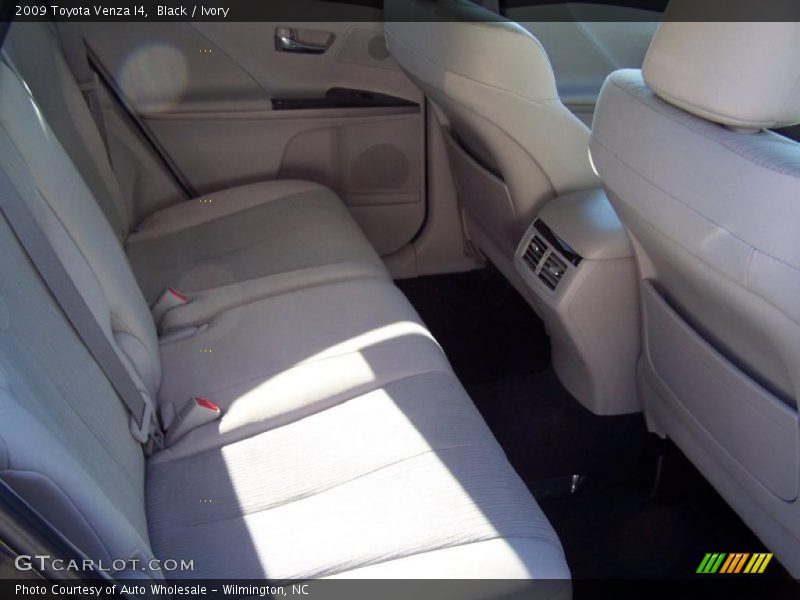 Black / Ivory 2009 Toyota Venza I4