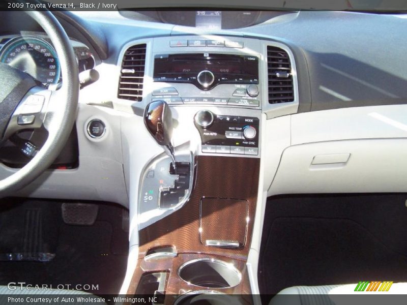 Black / Ivory 2009 Toyota Venza I4