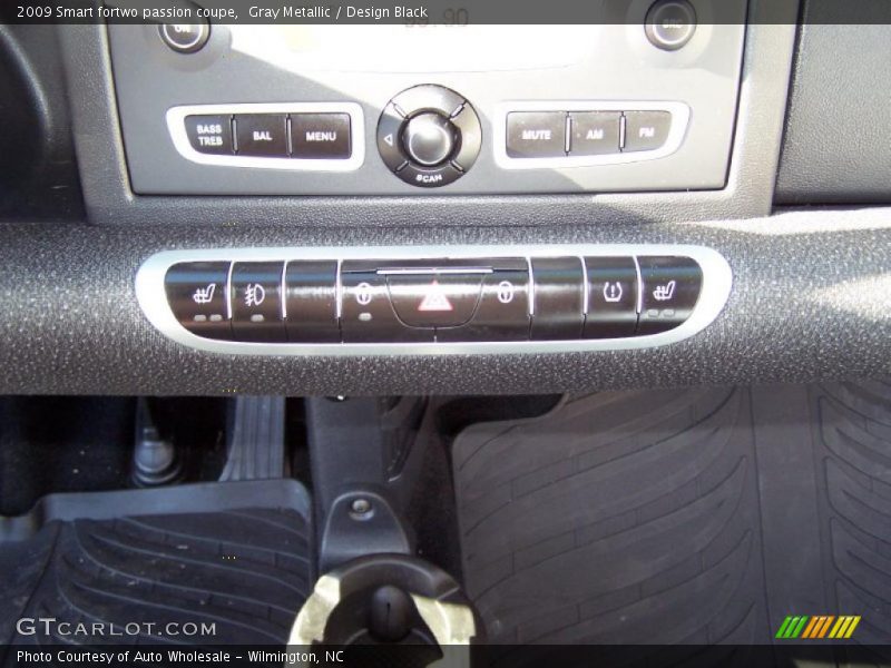 Gray Metallic / Design Black 2009 Smart fortwo passion coupe