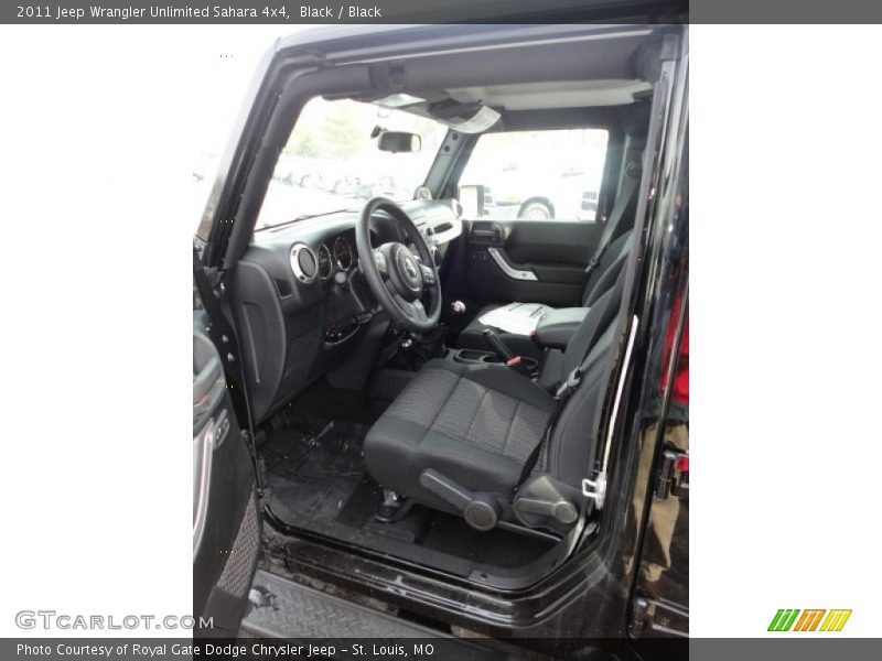  2011 Wrangler Unlimited Sahara 4x4 Black Interior