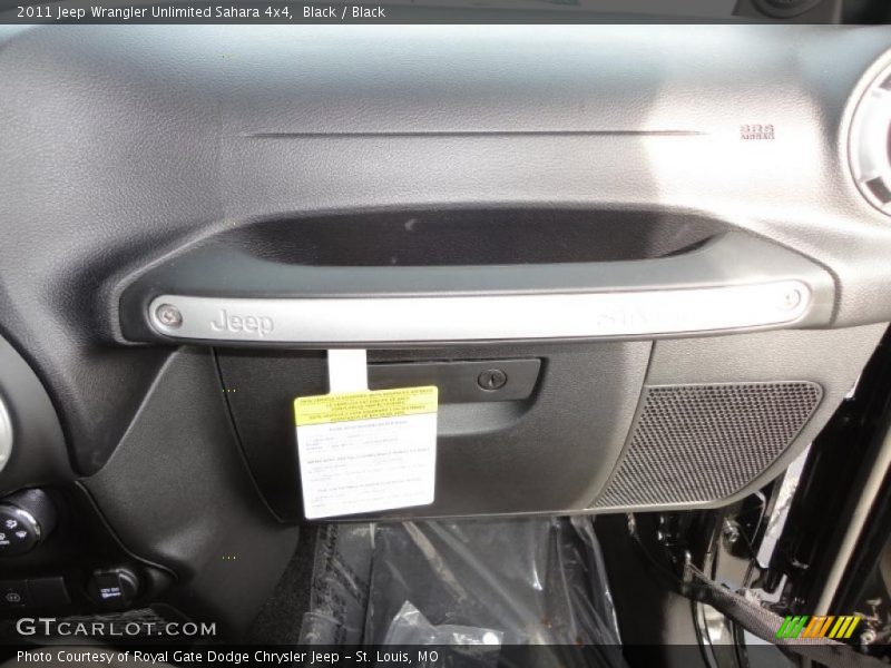 Black / Black 2011 Jeep Wrangler Unlimited Sahara 4x4