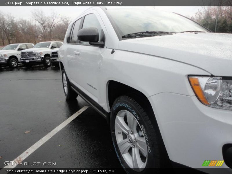 Bright White / Dark Slate Gray 2011 Jeep Compass 2.4 Latitude 4x4