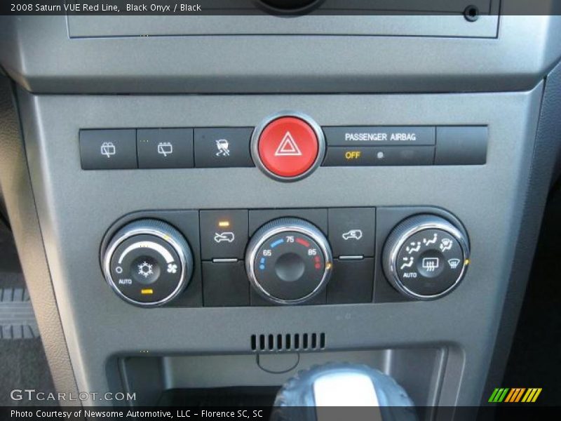 Black Onyx / Black 2008 Saturn VUE Red Line