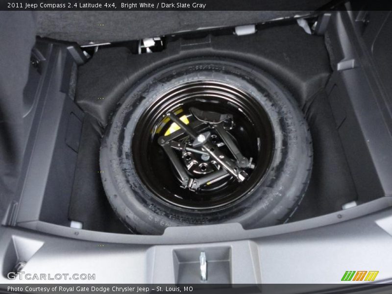  2011 Compass 2.4 Latitude 4x4 Trunk