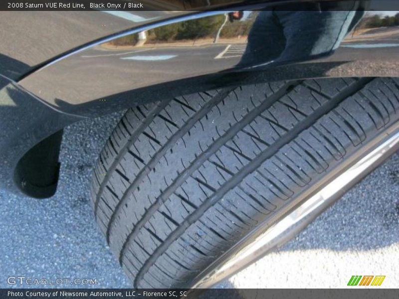 Black Onyx / Black 2008 Saturn VUE Red Line