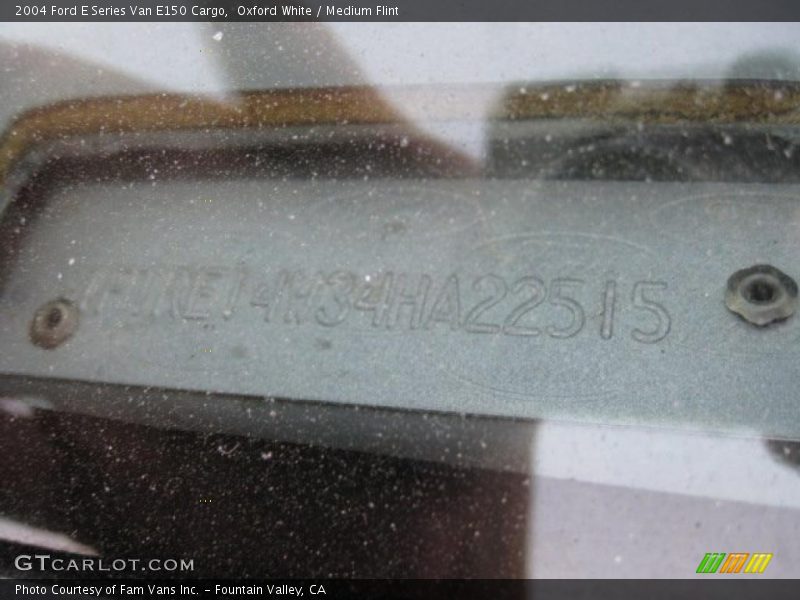 Oxford White / Medium Flint 2004 Ford E Series Van E150 Cargo