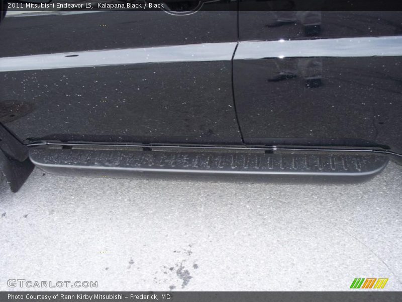 Kalapana Black / Black 2011 Mitsubishi Endeavor LS