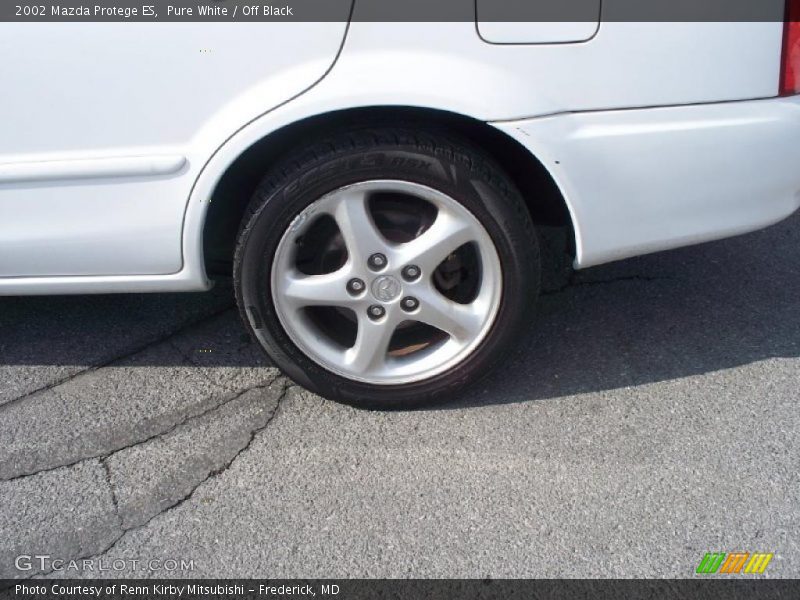 Pure White / Off Black 2002 Mazda Protege ES